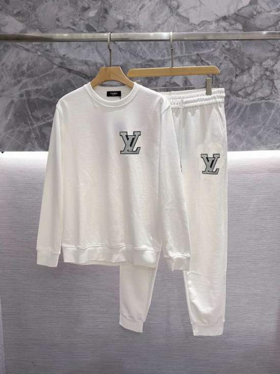 Picture of LV Sweater Suits _SKULVm-5xlkdt0440920